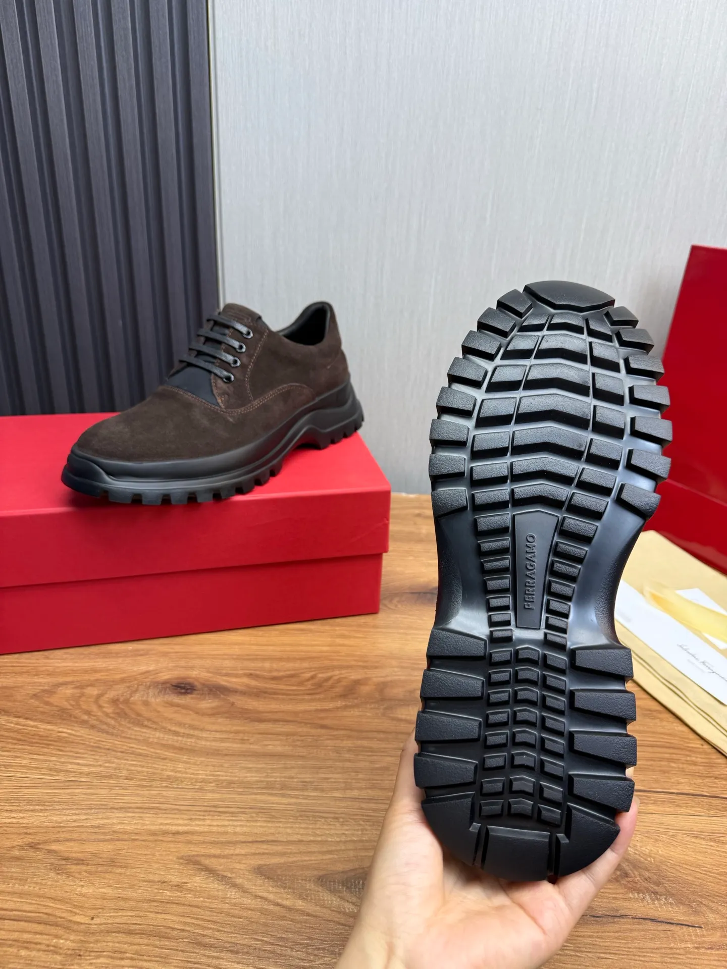 Men's shoes 💰880💰 Ferragamo. [Ferragamo] Men's Loaf leather shoes, the latest hot style, 1:1 original purchase quality, top quality, imported open-edge beaded cowhide leather on the upper, hand-made three-dimensional stitching highlights the round toe design, the inner feet are made of imported cowhide, with original wear-resistant rubber outsole, matching code 39-44, (38, 45 custom-made, non-refundable)